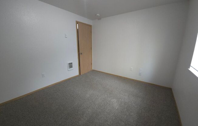 2 beds, 1 bath, 875 sqft, $1,450, Unit 127-58