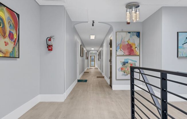 Lake Street Apartments : Boutique Remodeled Downtown Kirkland Waterfront Living!