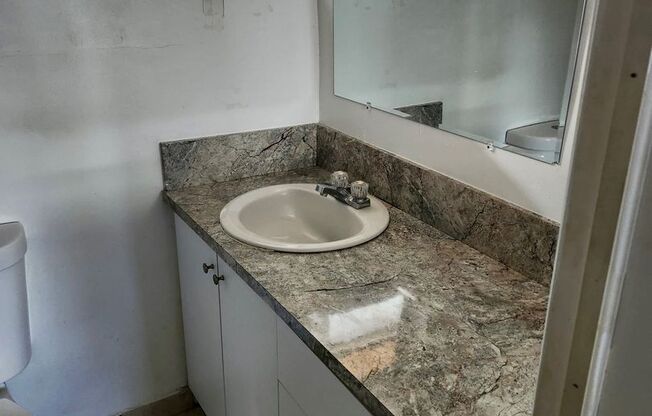 1 bed, 1 bath, 750 sqft, $1,750, Unit C26