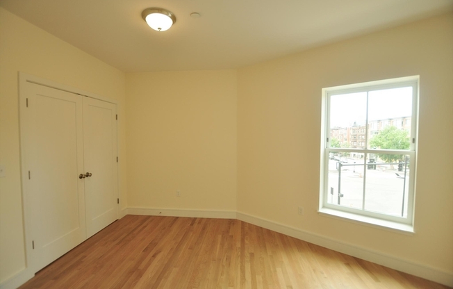 1 bed, 1 bath, 750 sqft, $3,600, Unit 7