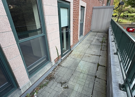 3 beds, 1 bath, 1,000 sqft, $4,500, Unit 3