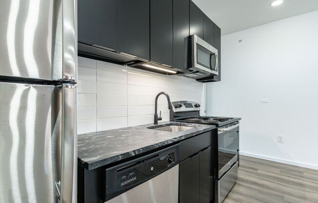 1 bed, 1 bath, 457 sqft, $1,325, Unit 37