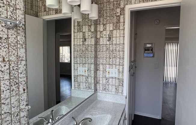 1 bed, 1 bath, 675 sqft, $1,675, Unit 14