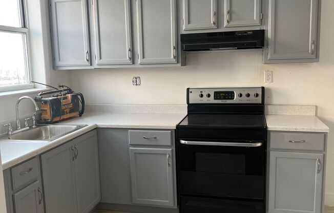 3 beds, 1 bath, $1,450