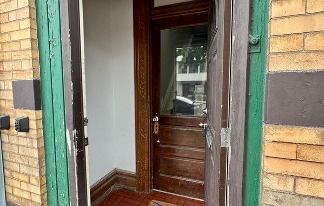 1810 Brownsville Road (LO) Commercial