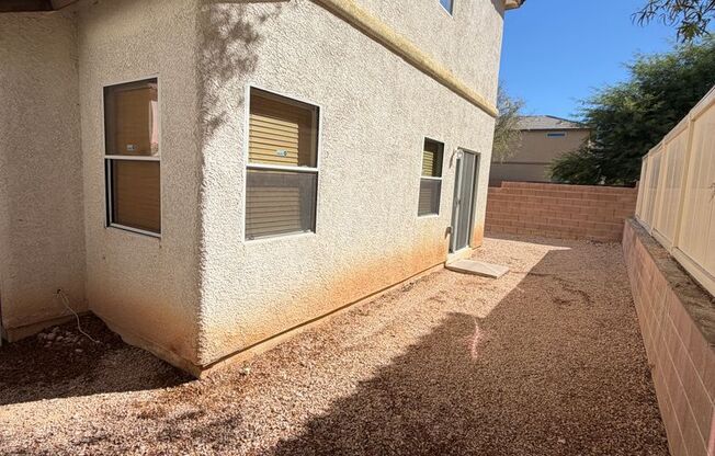 3 beds, 2.5 baths, $1,900