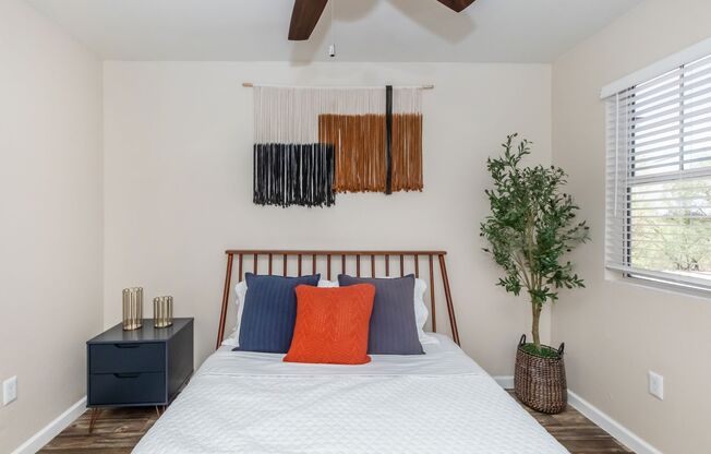 4 beds, 2 baths, 1,375 sqft, $1,599, Unit 18102