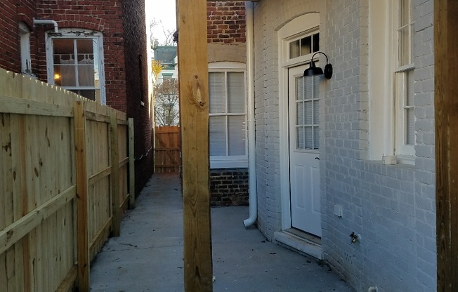 2606 W MAIN ST
