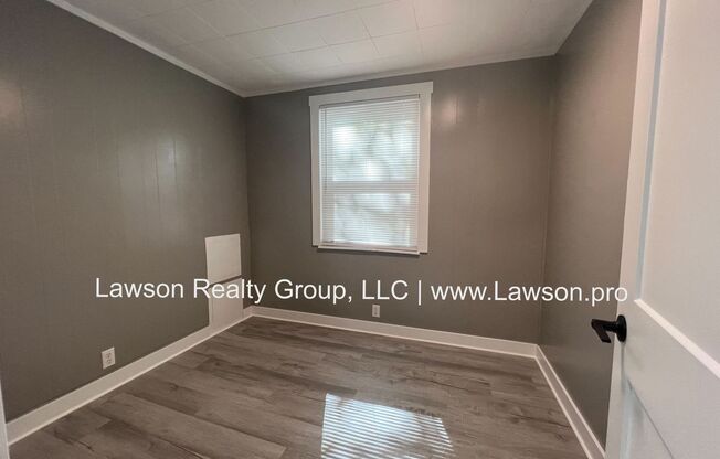 2 beds, 1 bath, $1,195