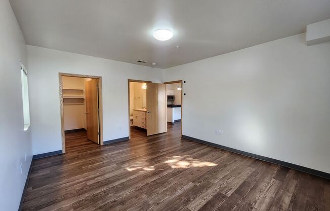 1 bed, 1.5 baths, $1,500, Unit 304