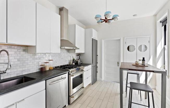 51 E 7 ST
