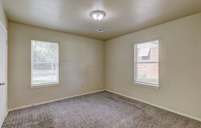 3 beds, 1 bath, $1,195