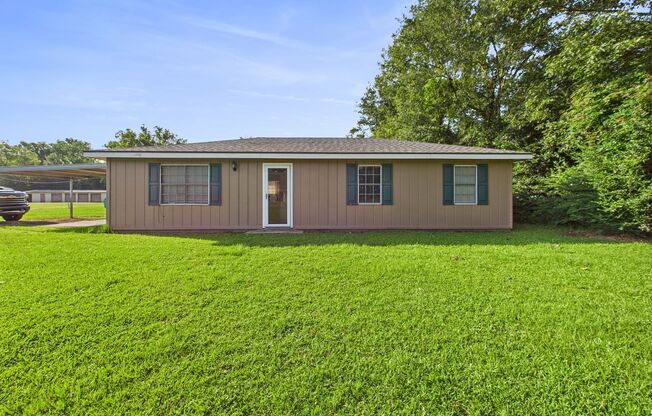 Charming 3-Bedroom, 2-Bath Home in Peaceful Country Setting