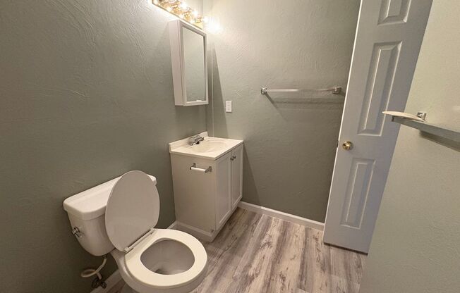 1 bed, 1 bath, 600 sqft, $899