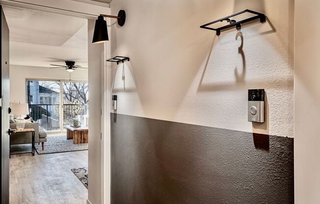 2 beds, 1 bath, 894 sqft, $1,599, Unit 23