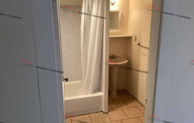 r281i Porter Apartments