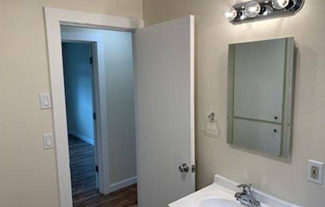 1 bed, 1 bath, 635 sqft, $1,250, Unit P2436