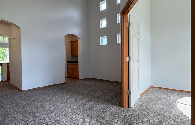 Large 4 Bed Rental in Established Neighborhood