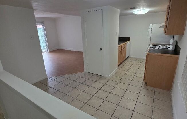 2 beds, 2 baths, 960 sqft, $1,099, Unit ELP2202-363