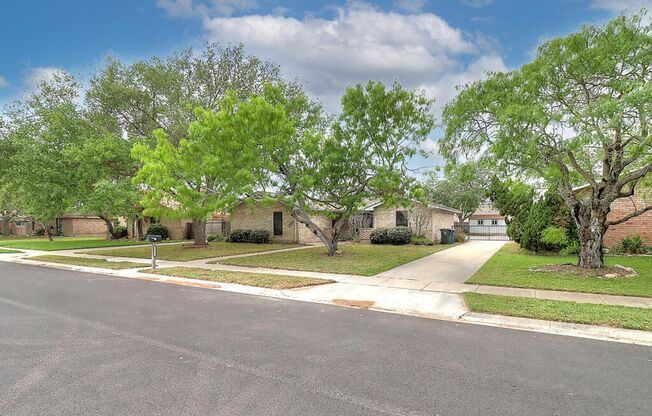 3121 Seafoam - 4/bedroom 2/bathroom - $2,100/monthly