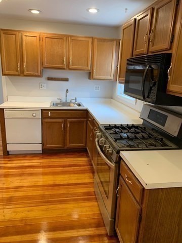 2 beds, 1 bath, 1,050 sqft, $2,800, Unit 1