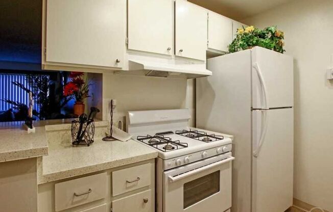 1 bed, 1 bath, 700 sqft, $2,000, Unit 322