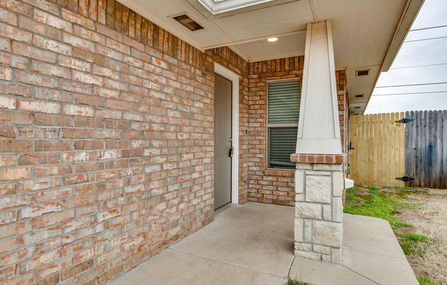 3 Bed 2 Bath Duplex in Moore Schools!