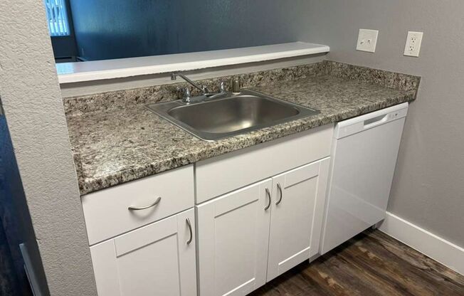 2 beds, 1 bath, 850 sqft, $1,575, Unit 1107 L6