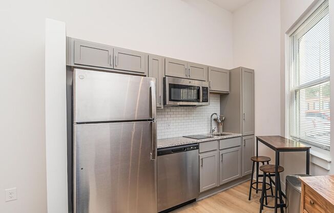 Studio, 1 bath, 304 sqft, $1,195, Unit Unit 102F-Furnished