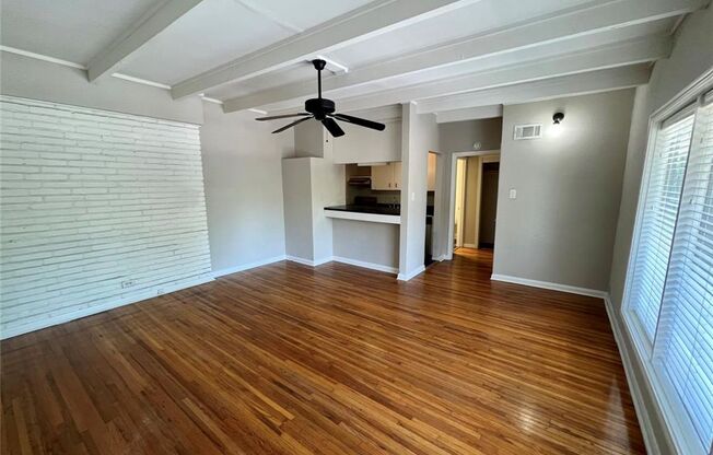 Studio, 1 bath, 500 sqft, $995, Unit 222