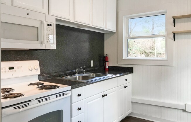 Charming 2 Bed, 1 Bath Home with Spacious Backyard