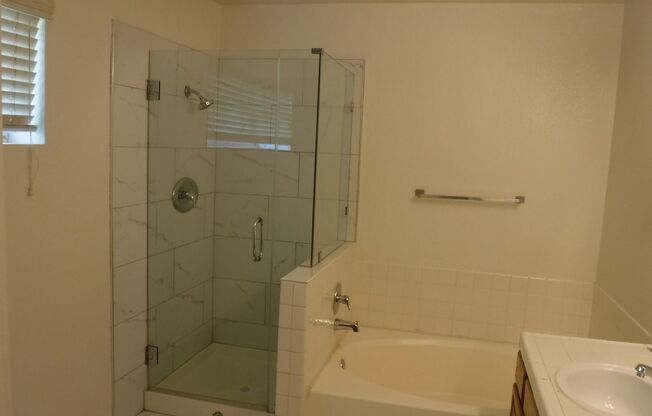 BEAUTIFUL HOME WITH OVER 2000 SQ FT CUL-DE-SAC