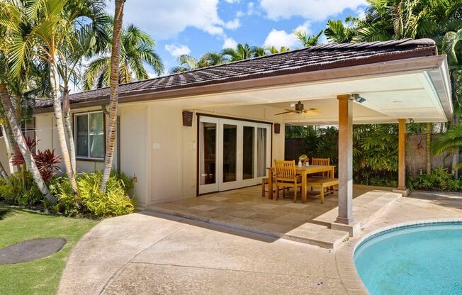 Modern Tropical Home w/Pool, Private Yard, & A/C. Kahala Breeze