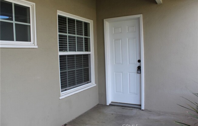 3 beds, 2 baths, 1,570 sqft, $4,200