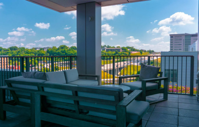 1 bed, 1 bath, 677 sqft, $1,650, Unit 201 Michigan #1003
