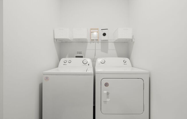 2 beds, 2 baths, 984 sqft, $1,673, Unit #327