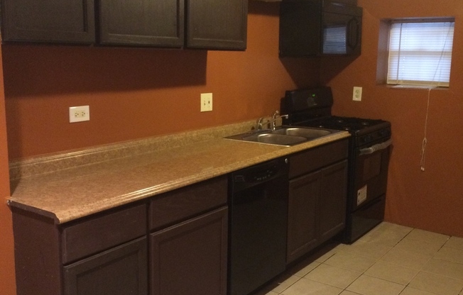 3 beds, 1 bath, $1,450