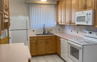 2 beds, 1 bath, $1,295