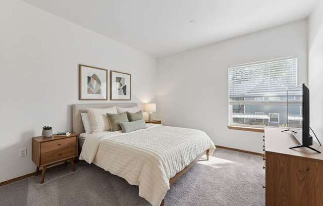 Reedville Commons Apartments in Aloha, Oregon Model Bedroom