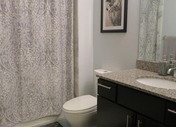 1 bed, 1 bath, 1,023 sqft, $3,550, Unit 220