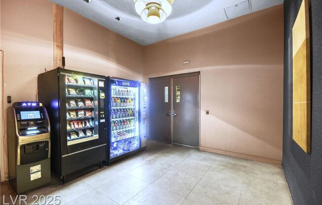 1 bed, 2 baths, $2,977, Unit Juhl Highrise