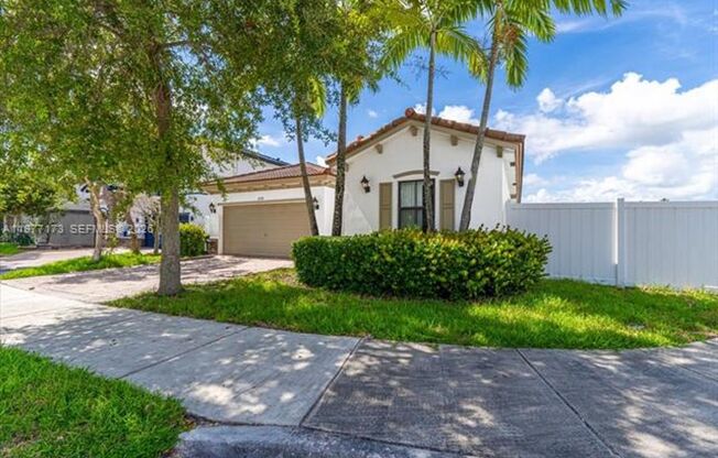 16186 SW 65th Ln # 16186 MIAMI, FL 33193