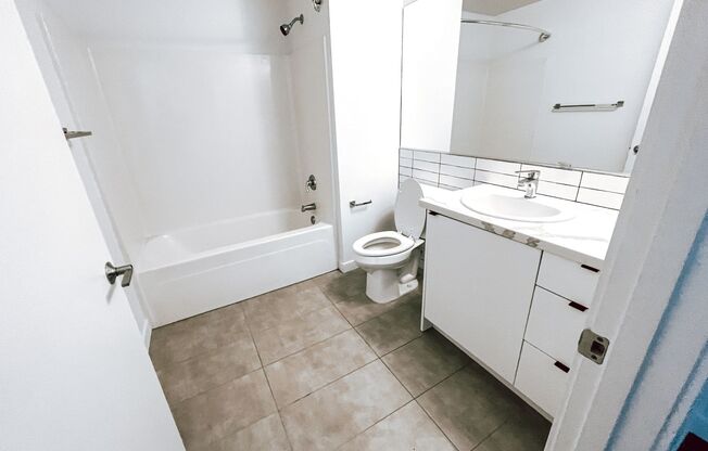 Studio, 1 bath, 660 sqft, $1,399, Unit 307