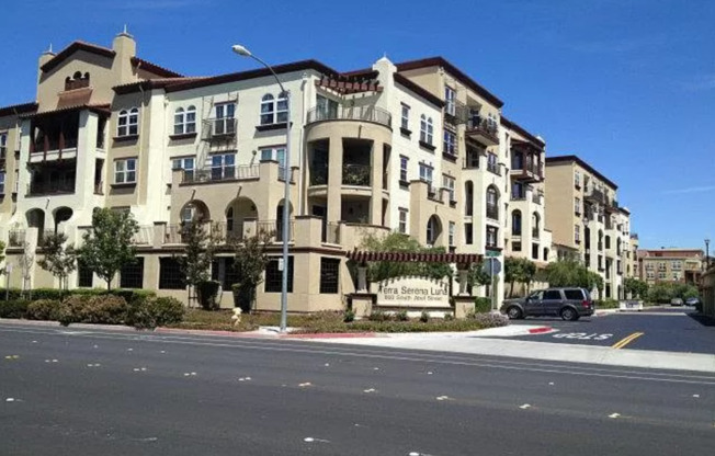 Beautiful and Bright 2 Bedroom 2 Bath Luxury Condo in Milpitas