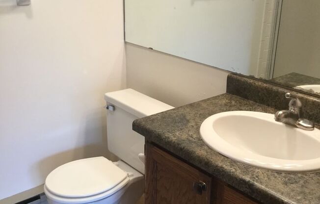 2 beds, 2 baths, 950 sqft, $1,795, Unit 7633CC