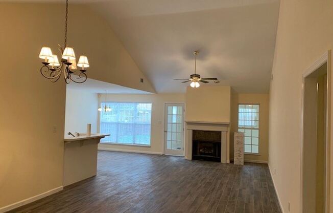 415 Jasper Crossing