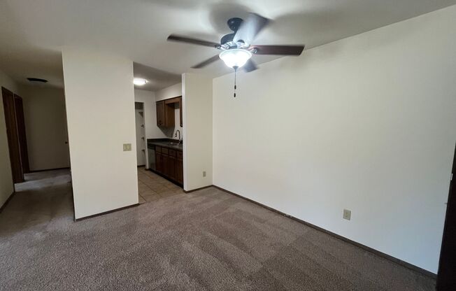 2 beds, 1 bath, 965 sqft, $1,605, Unit 7601CA