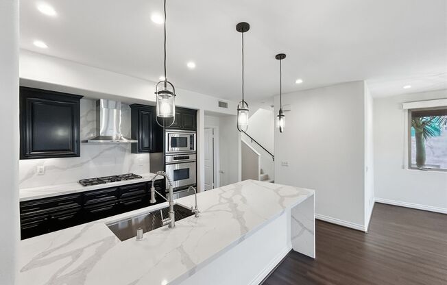 Beautiful 3BD/3.5BA W/ A/C and 2-Car Attached Garage in Hillcrest!