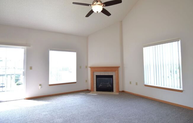3 beds, 2 baths, 1,550 sqft, $2,310, Unit 1322-302