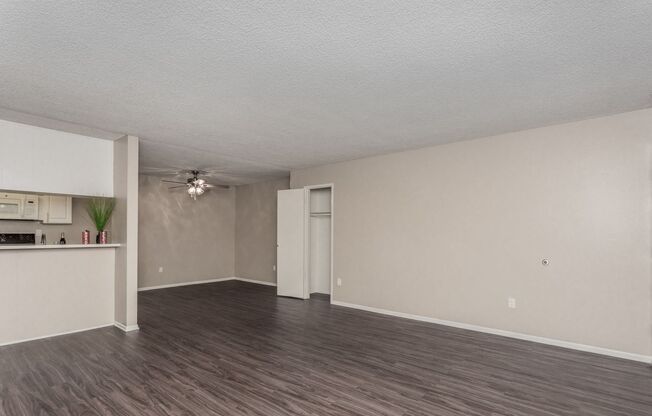 1 bed, 1 bath, 700 sqft, $2,015, Unit Unit 15C